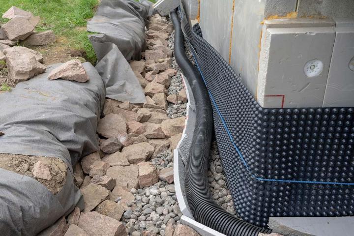 Pose de drain français Saint-Adolphe-d'Howard